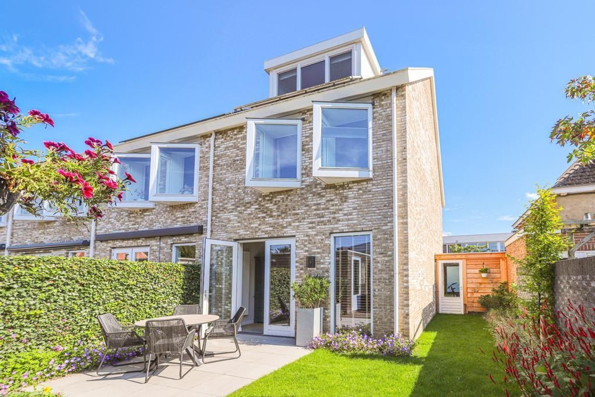 Stationsweg 9 Photo Blur 23