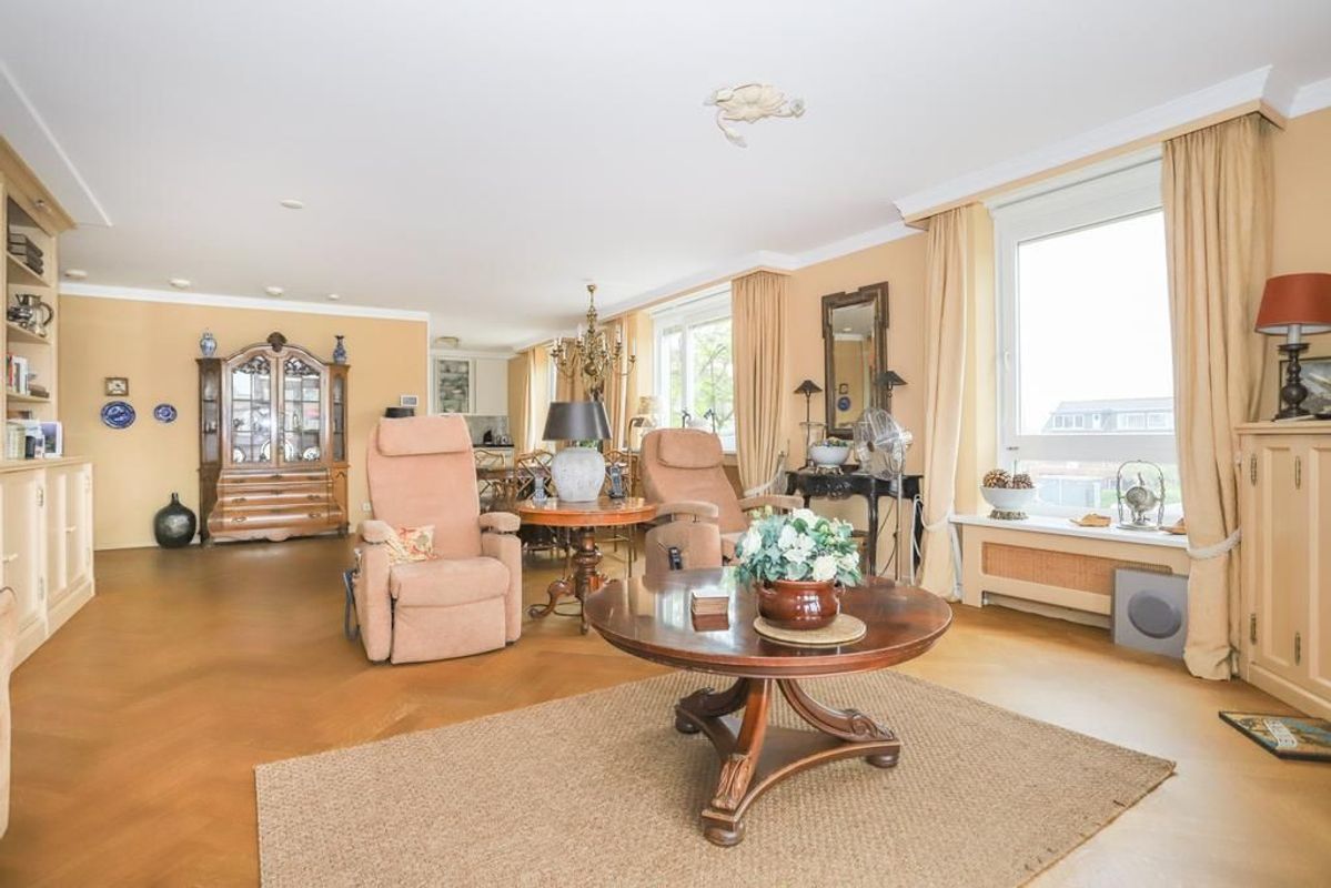 Gerard Doustraat 16 Photo Blur 4