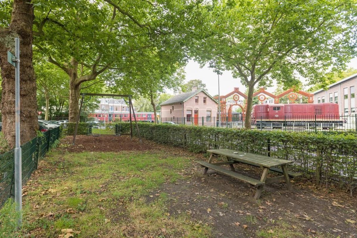 Oosterstraat 17-A Photo Blur 20