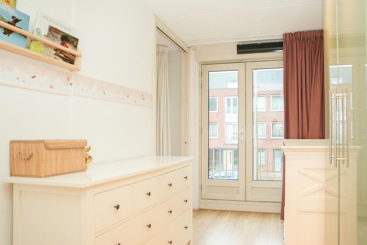 Waalstraat 156-C Photo Blur 18