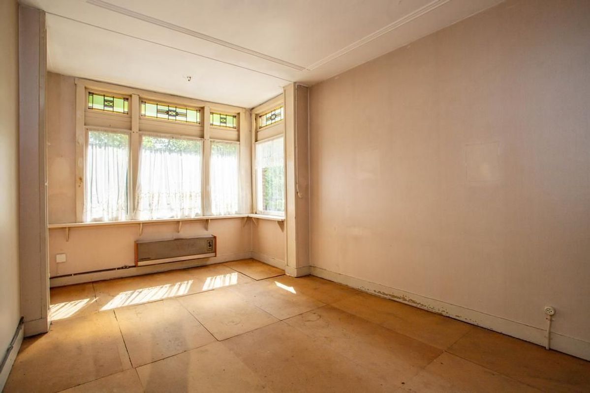 Caan van Necklaan 291 Photo Blur 2