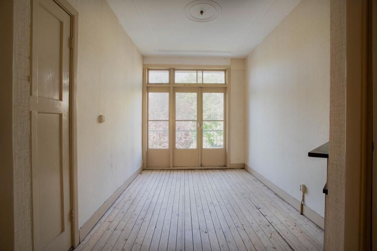 Caan van Necklaan 291 Photo Blur 7