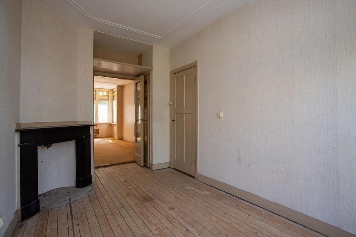 Caan van Necklaan 291 Photo Blur 8