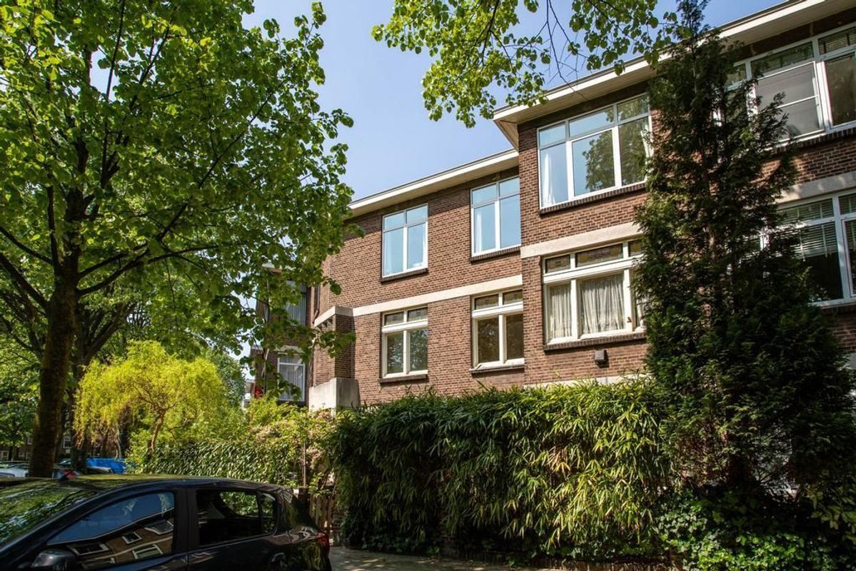 Caan van Necklaan 291 Photo Blur 26