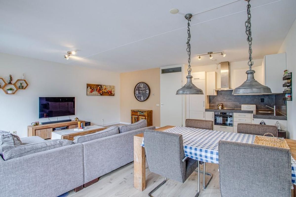 Miles Davisstraat 195 Photo Blur 6