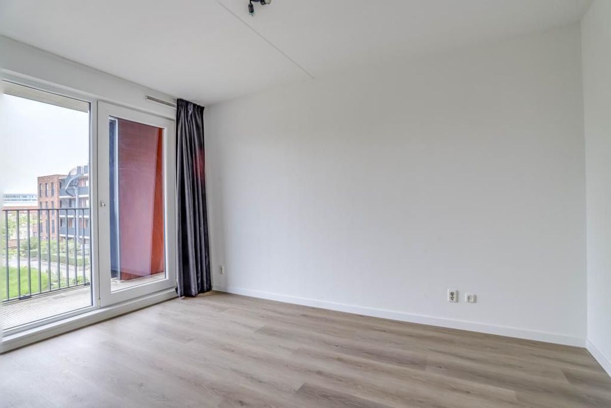 Miles Davisstraat 241 Photo Blur 10