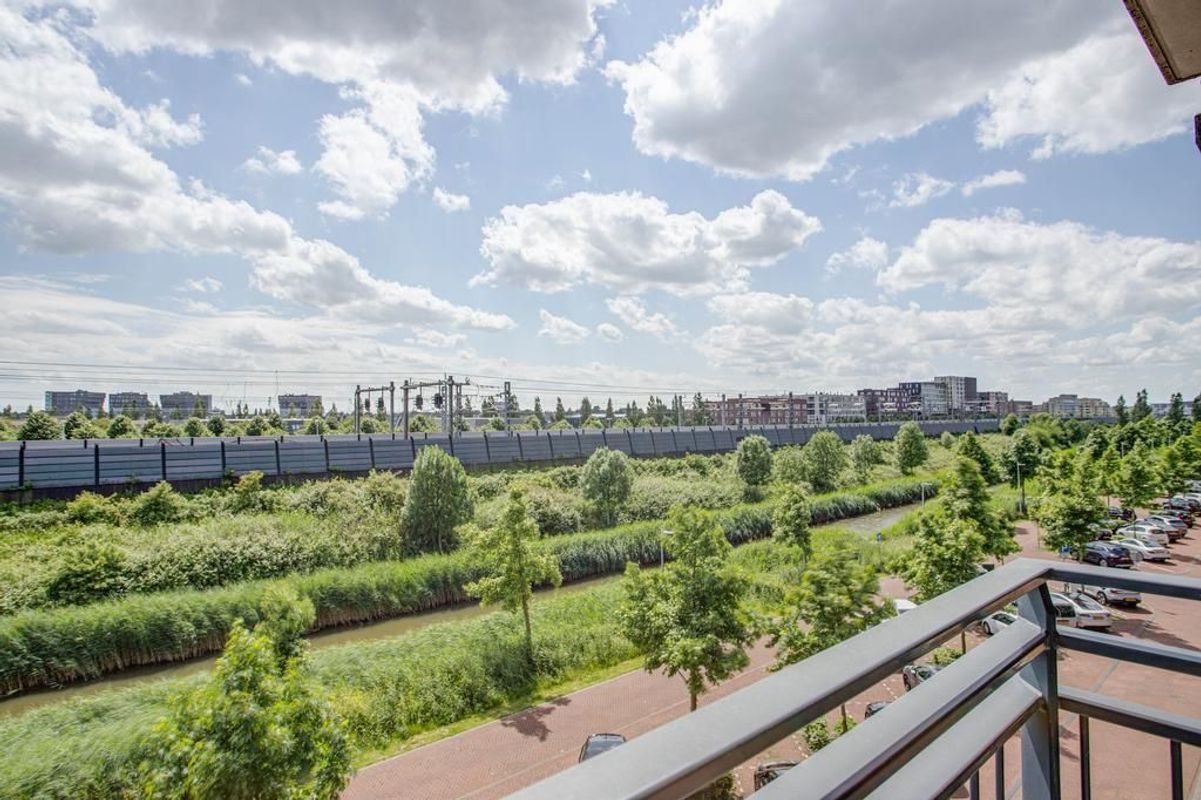 Miles Davisstraat 241 Photo Blur 16