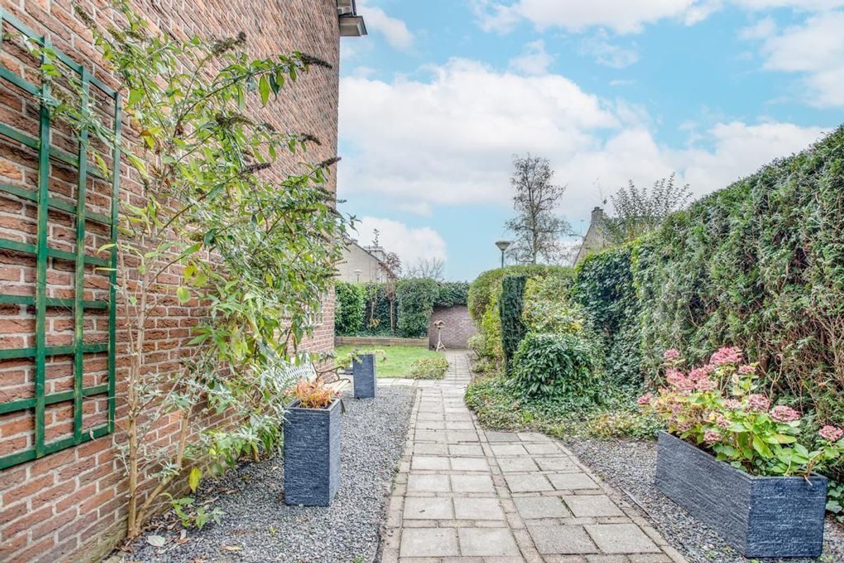 Leyenseweg 23 Photo Blur 29