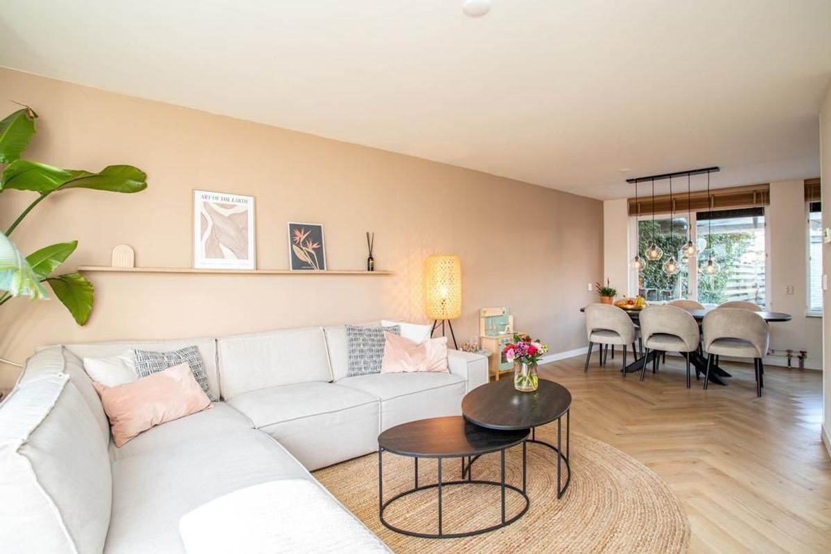 Atalantaberm 21 Photo Blur 3