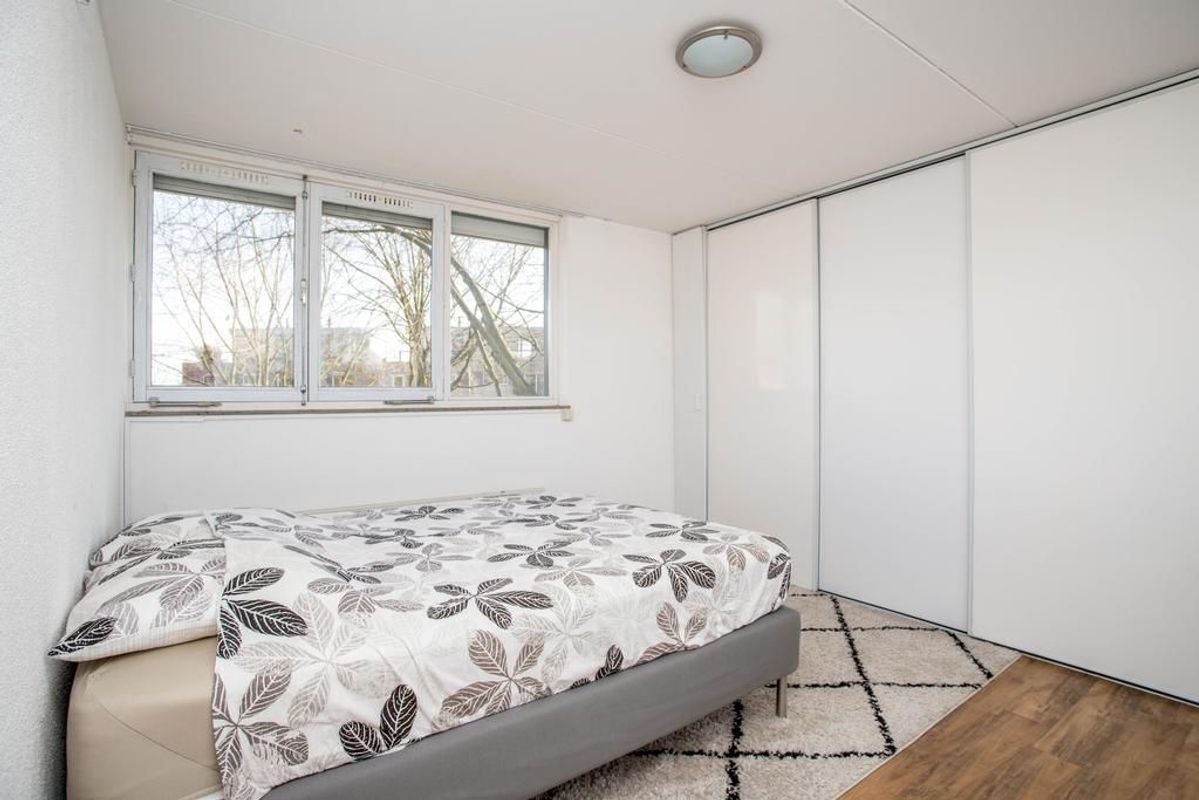 Atalantaberm 21 Photo Blur 25