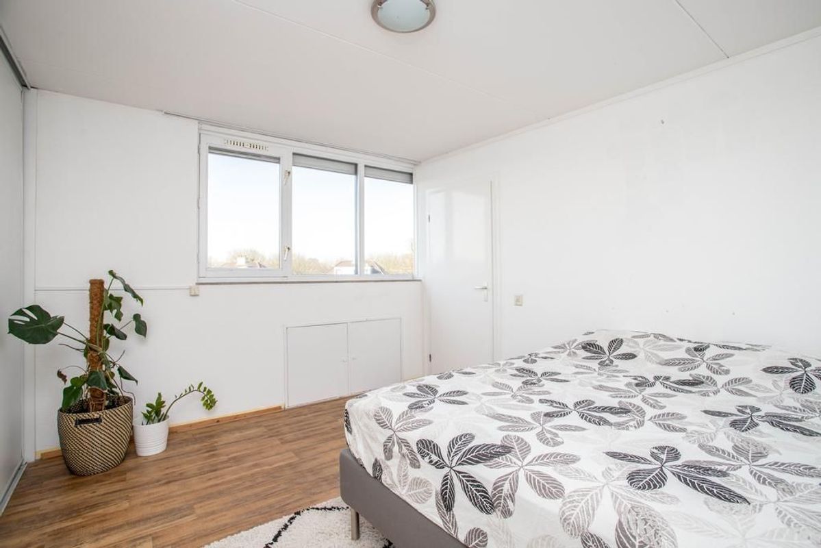 Atalantaberm 21 Photo Blur 26