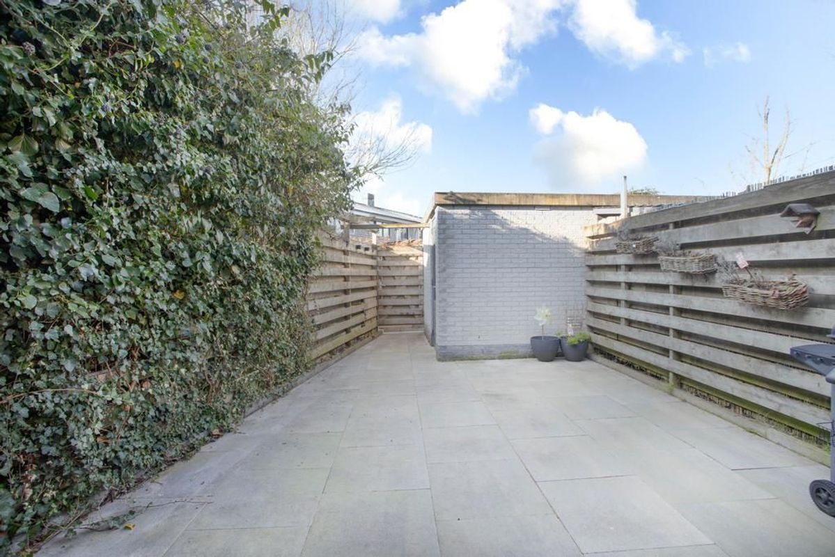 Atalantaberm 21 Photo Blur 30