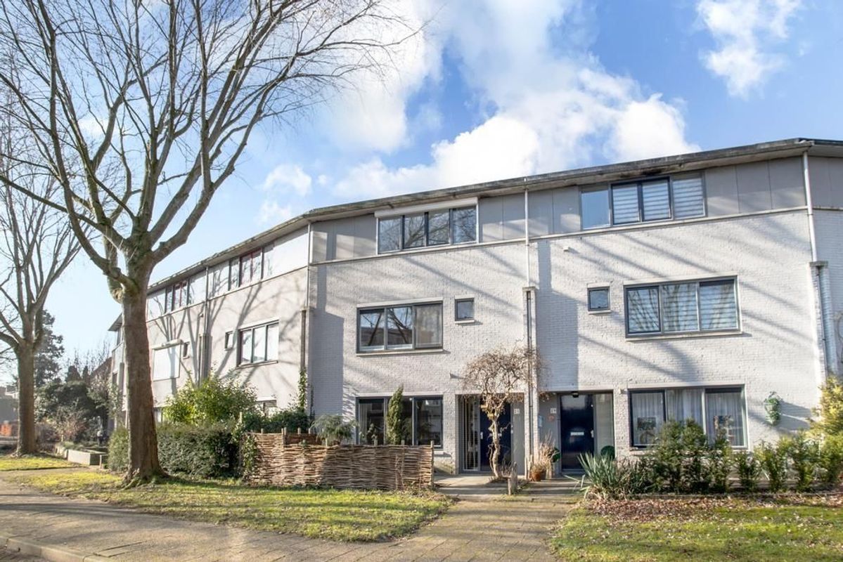 Atalantaberm 21 Photo Blur 32