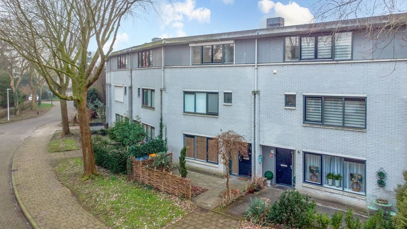 Atalantaberm 21 Photo Blur 36