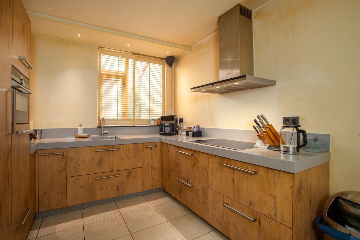 Graaf Walramhof 6 Photo Blur 7