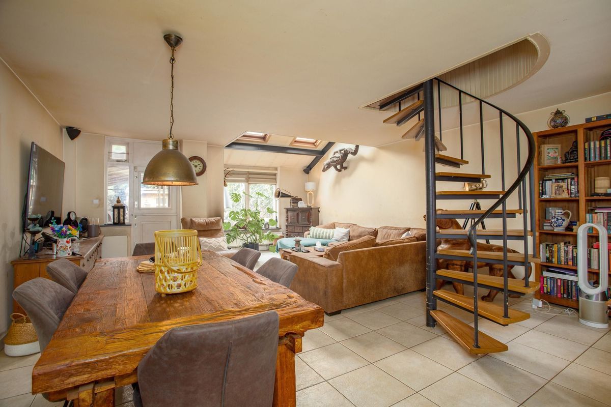 Graaf Walramhof 6 Photo Blur 5