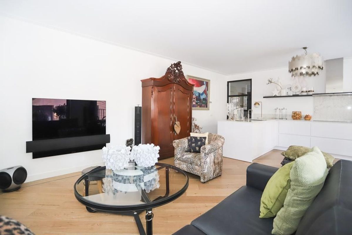 Luxemburgpromenade 108 Photo Blur 24