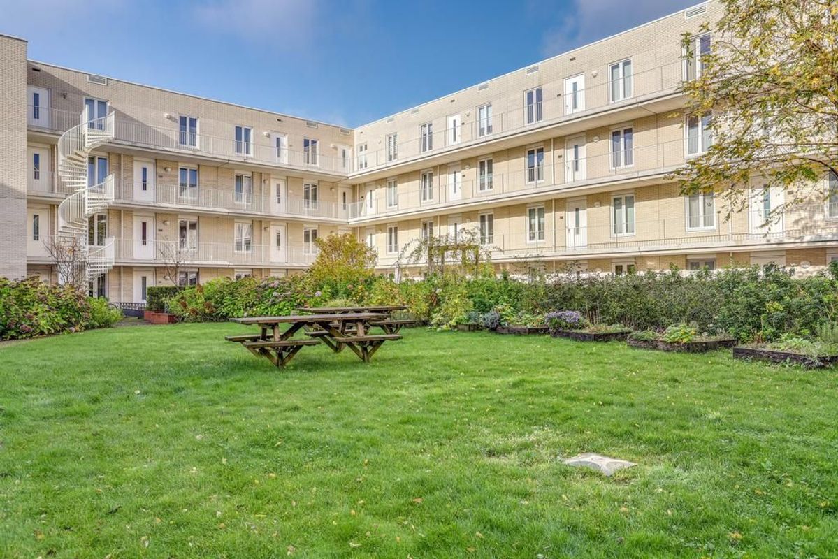 Luxemburgpromenade 108 Photo Blur 40