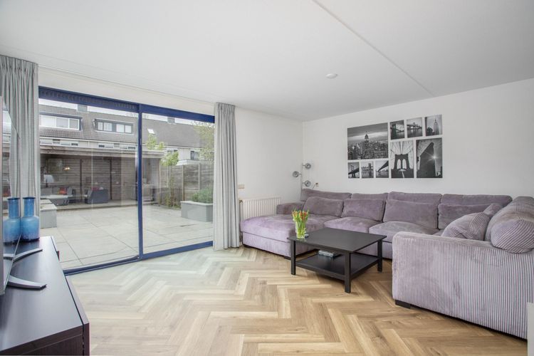 Dampkring 19 Photo 1