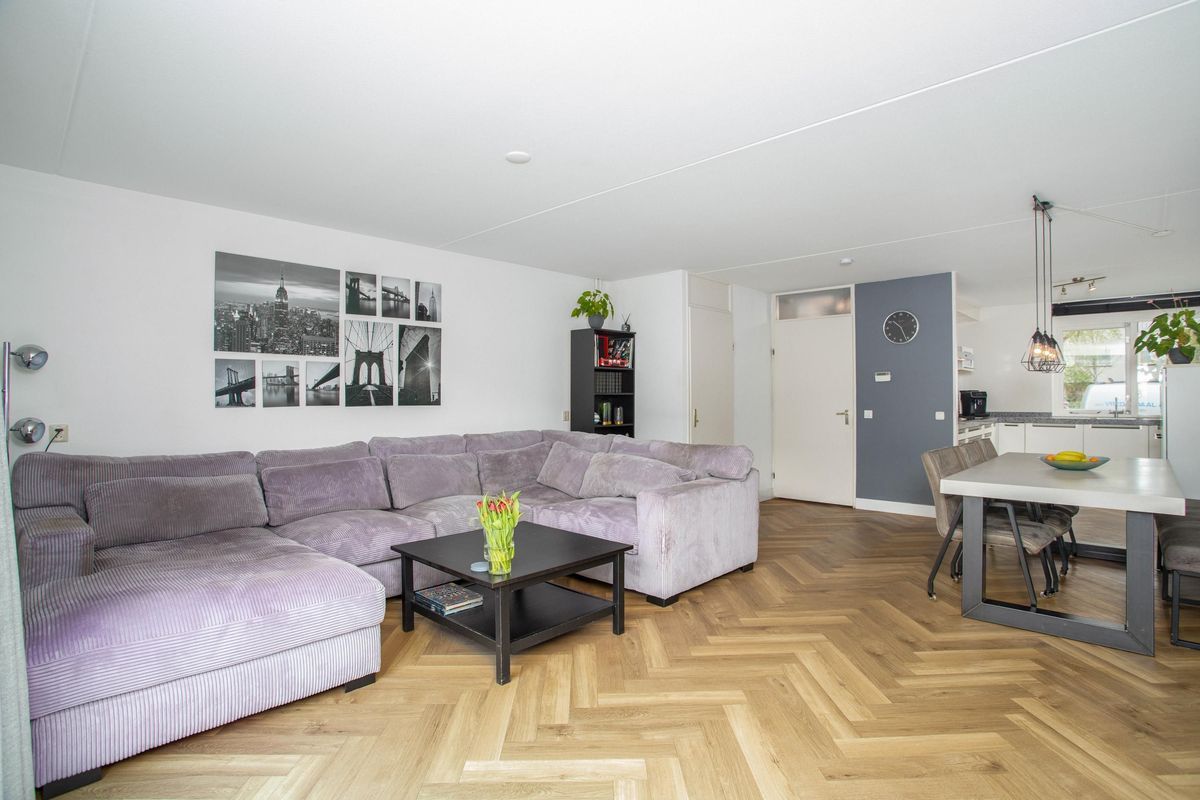 Dampkring 19 Photo Blur 2