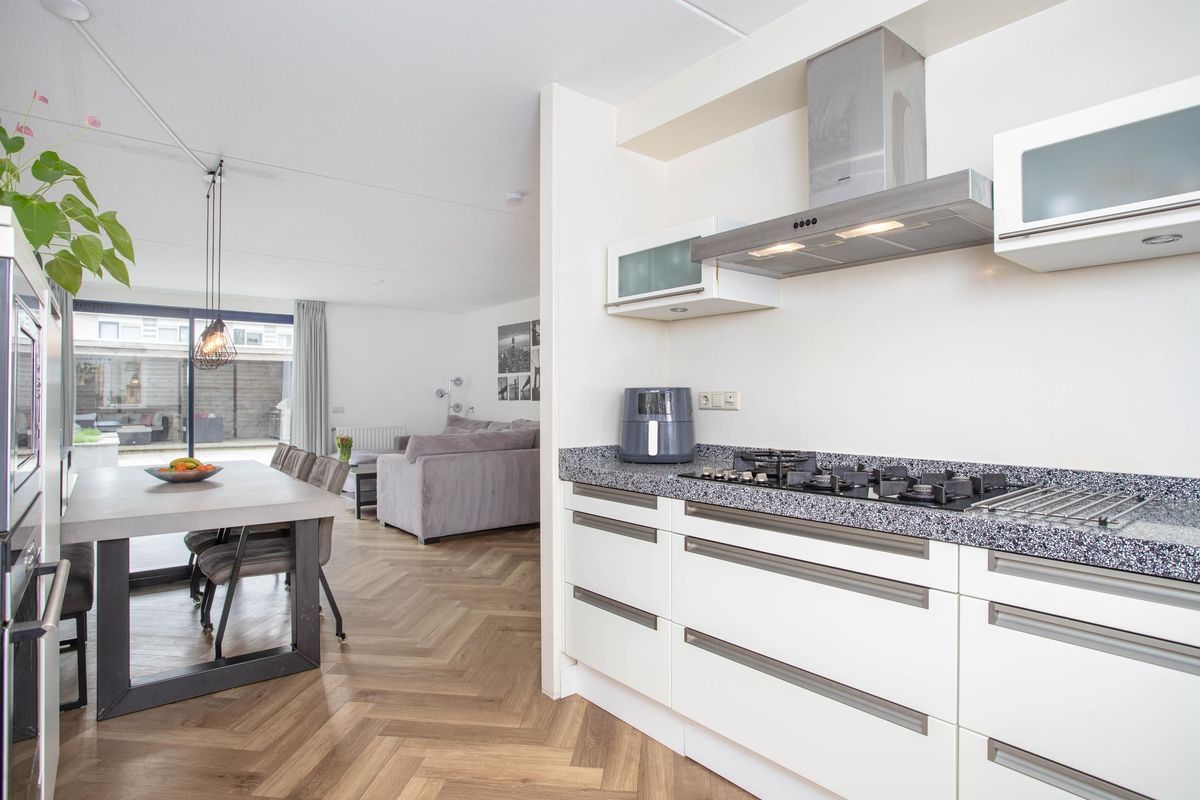 Dampkring 19 Photo Blur 12