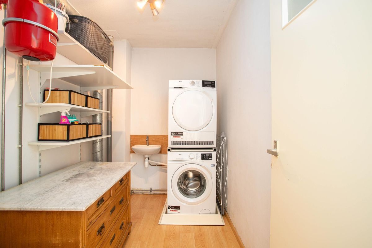 Dampkring 19 Photo Blur 25