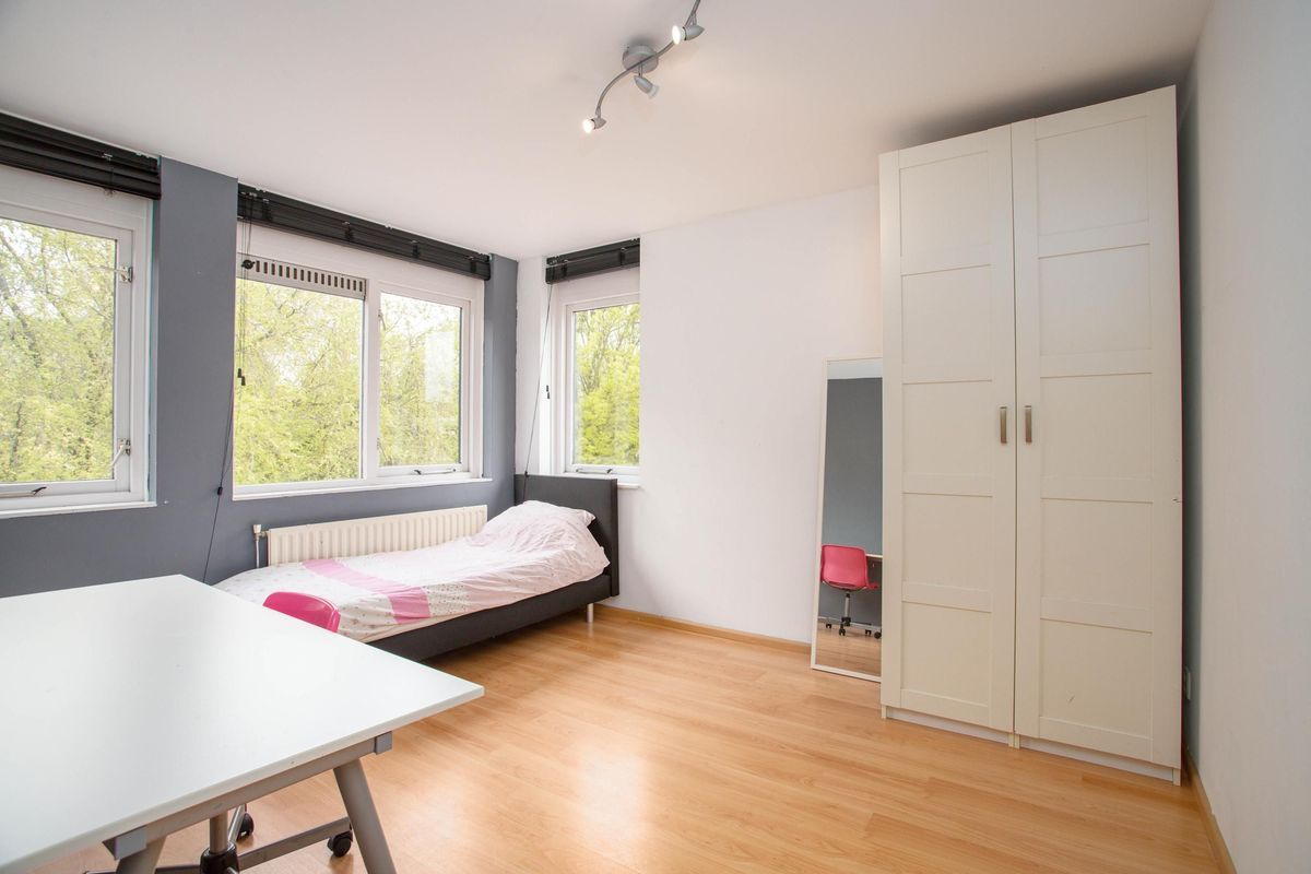 Dampkring 19 Photo Blur 24