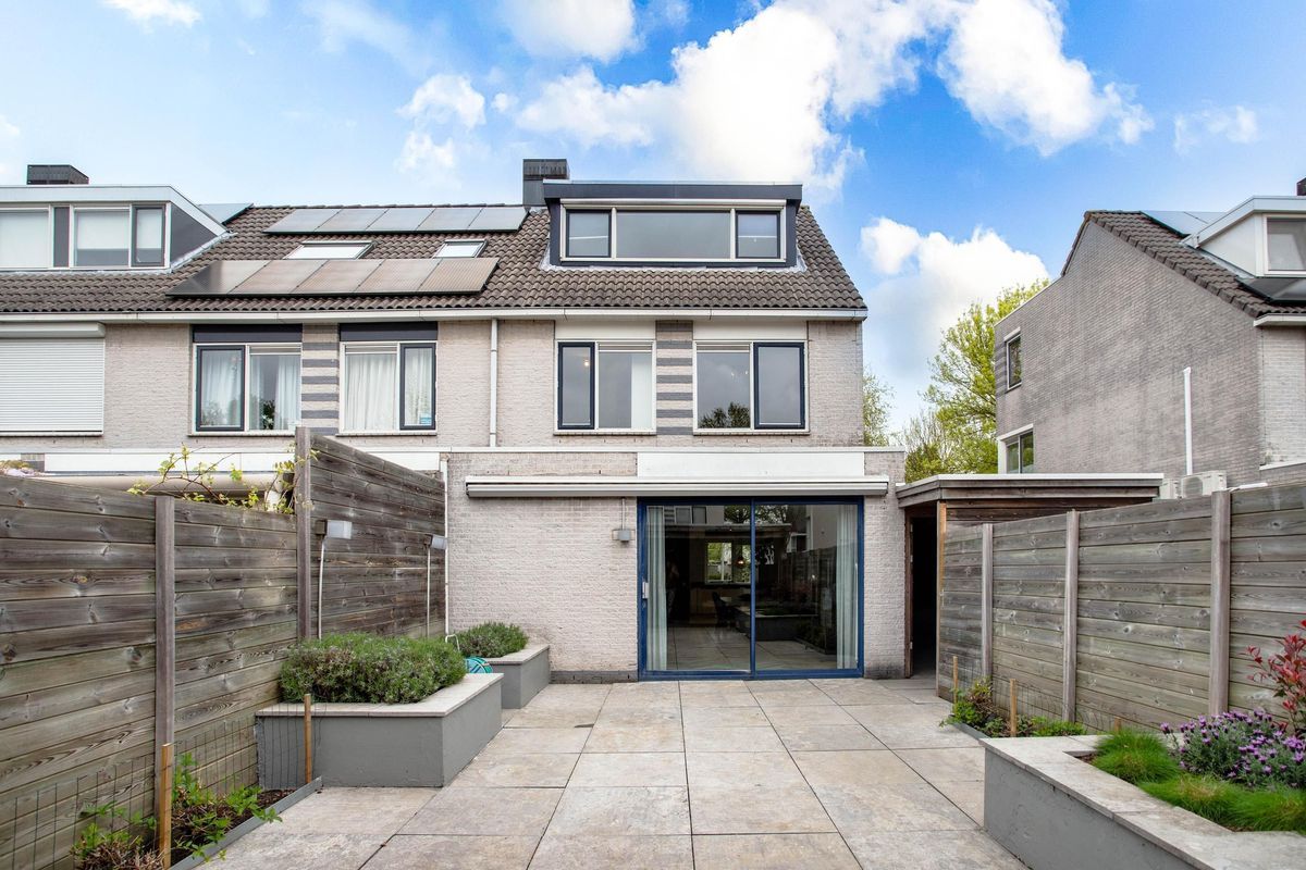 Dampkring 19 Photo Blur 29