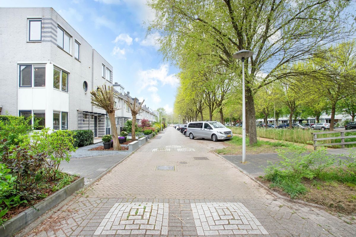 Dampkring 19 Photo Blur 35