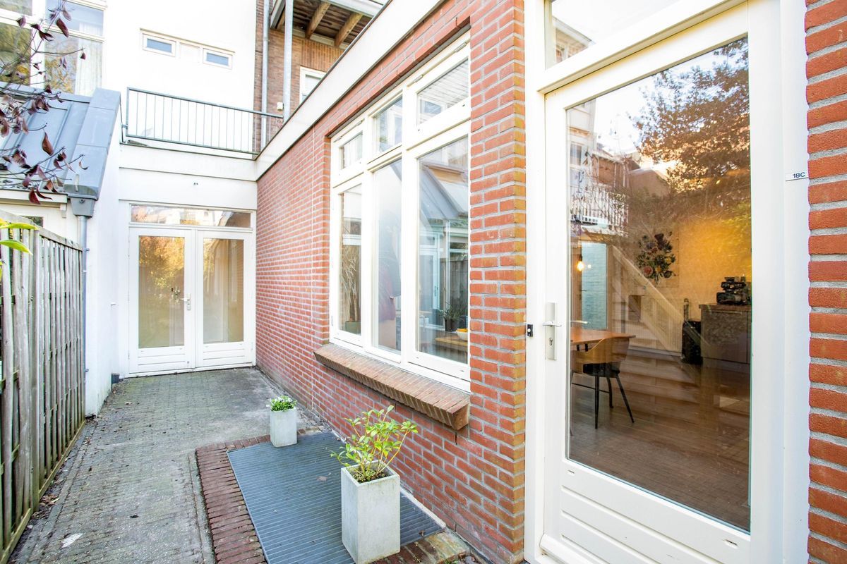 Weerdsingel W.Z. 18-C Photo Blur 2