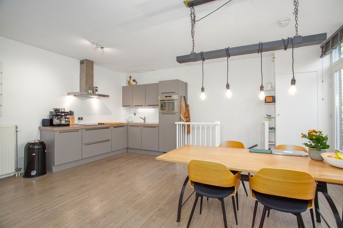 Weerdsingel W.Z. 18-C Photo Blur 6