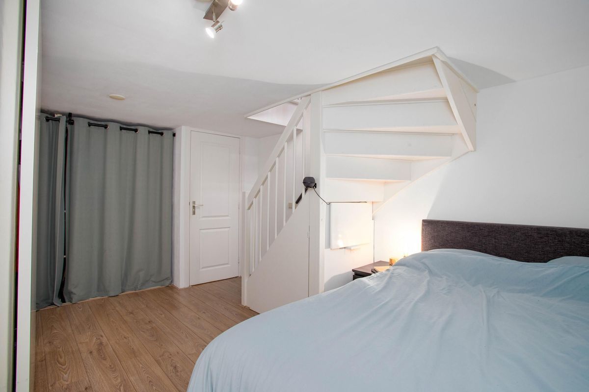 Weerdsingel W.Z. 18-C Photo Blur 15