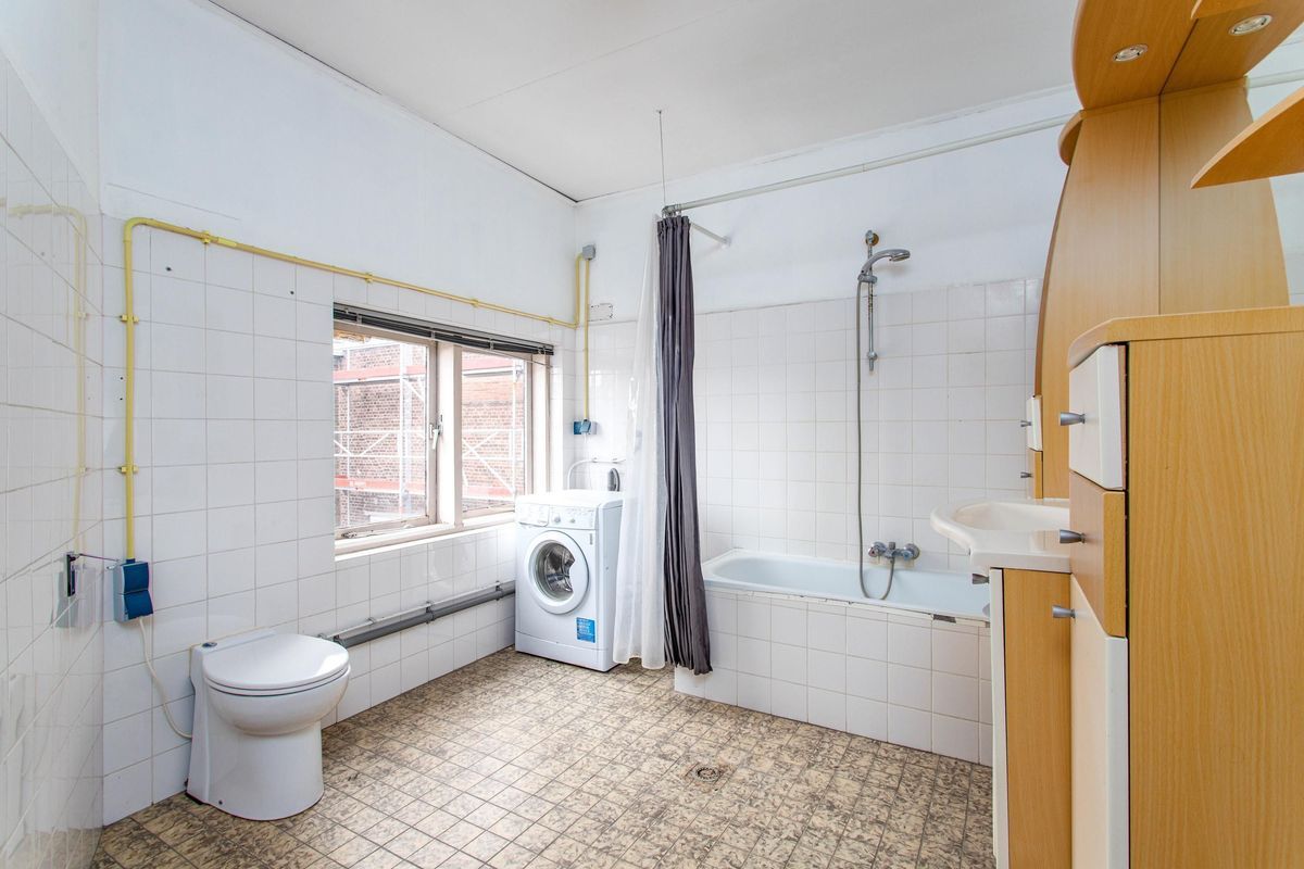 Laan van Nieuw-Guinea 143-BS Photo Blur 15