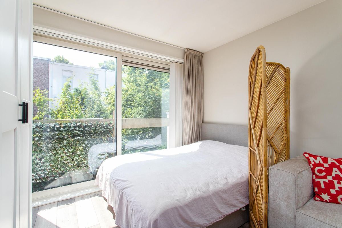 P.C. Hooftstraat 2-B Photo Blur 4