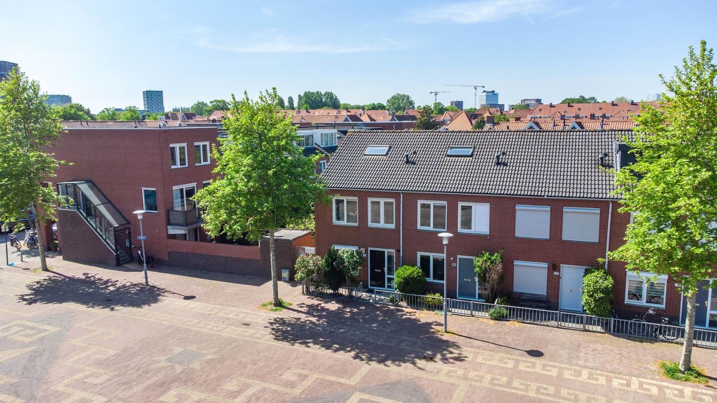 Amerhof 110 Photo Blur 40