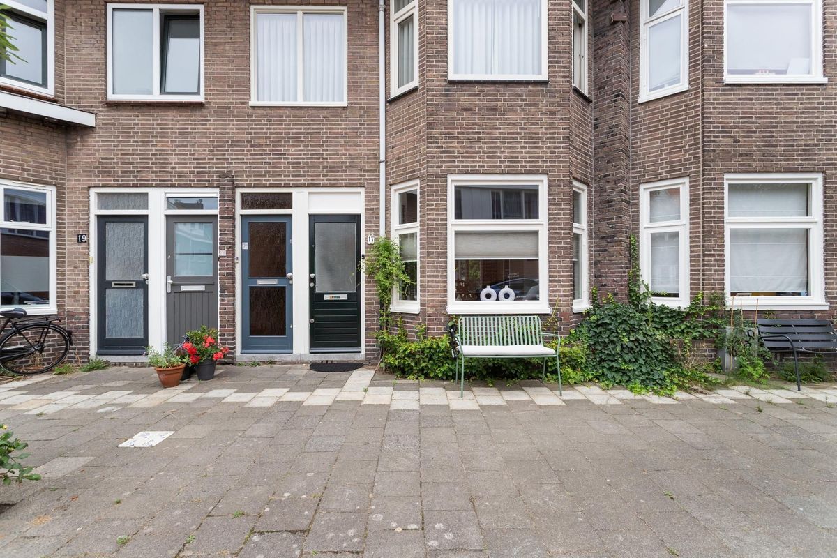 B.F. Suermanstraat 17 Photo Blur 23