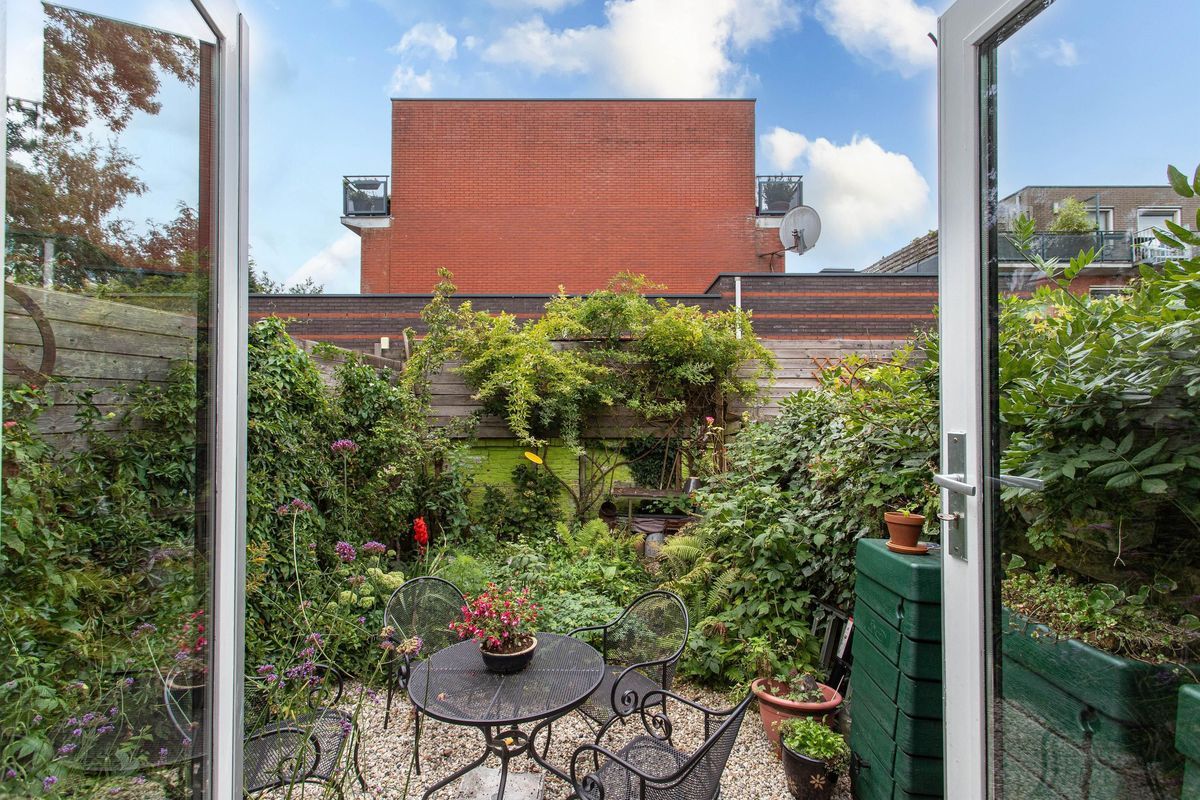 Bankstraat 56 Photo Blur 24