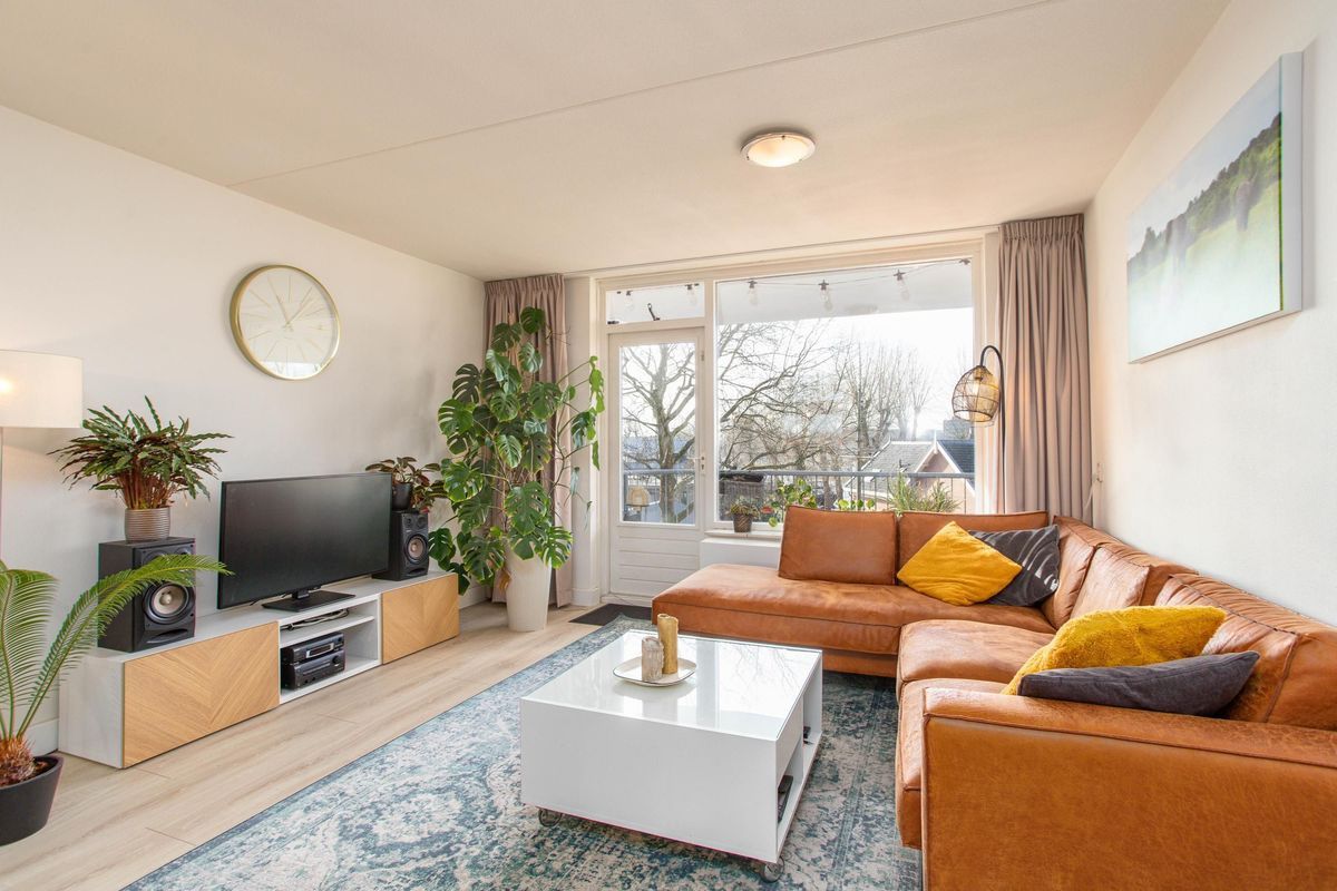 Giessenplein 19 Photo Blur 1