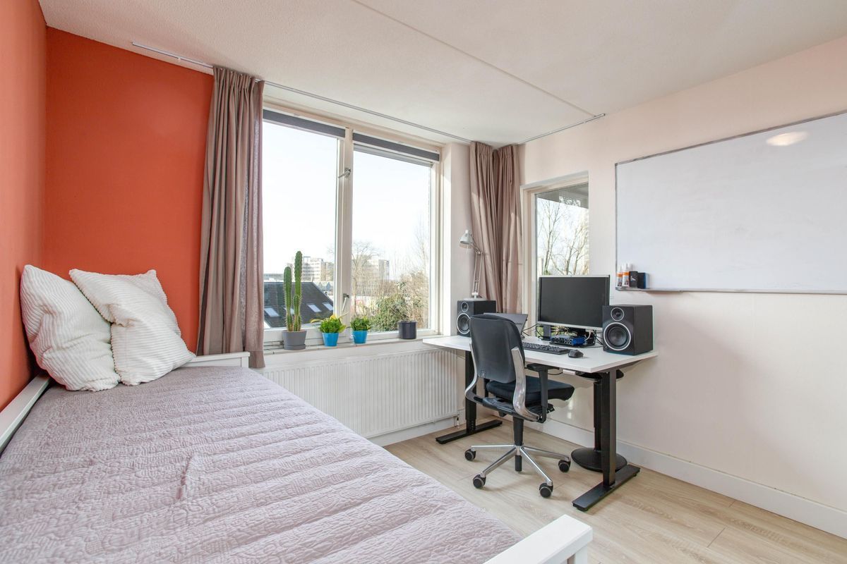 Giessenplein 19 Photo Blur 17