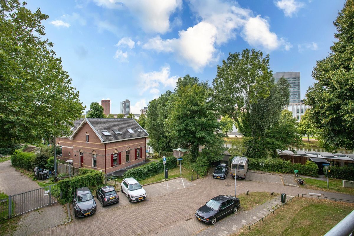 Giessenplein 19 Photo Blur 21