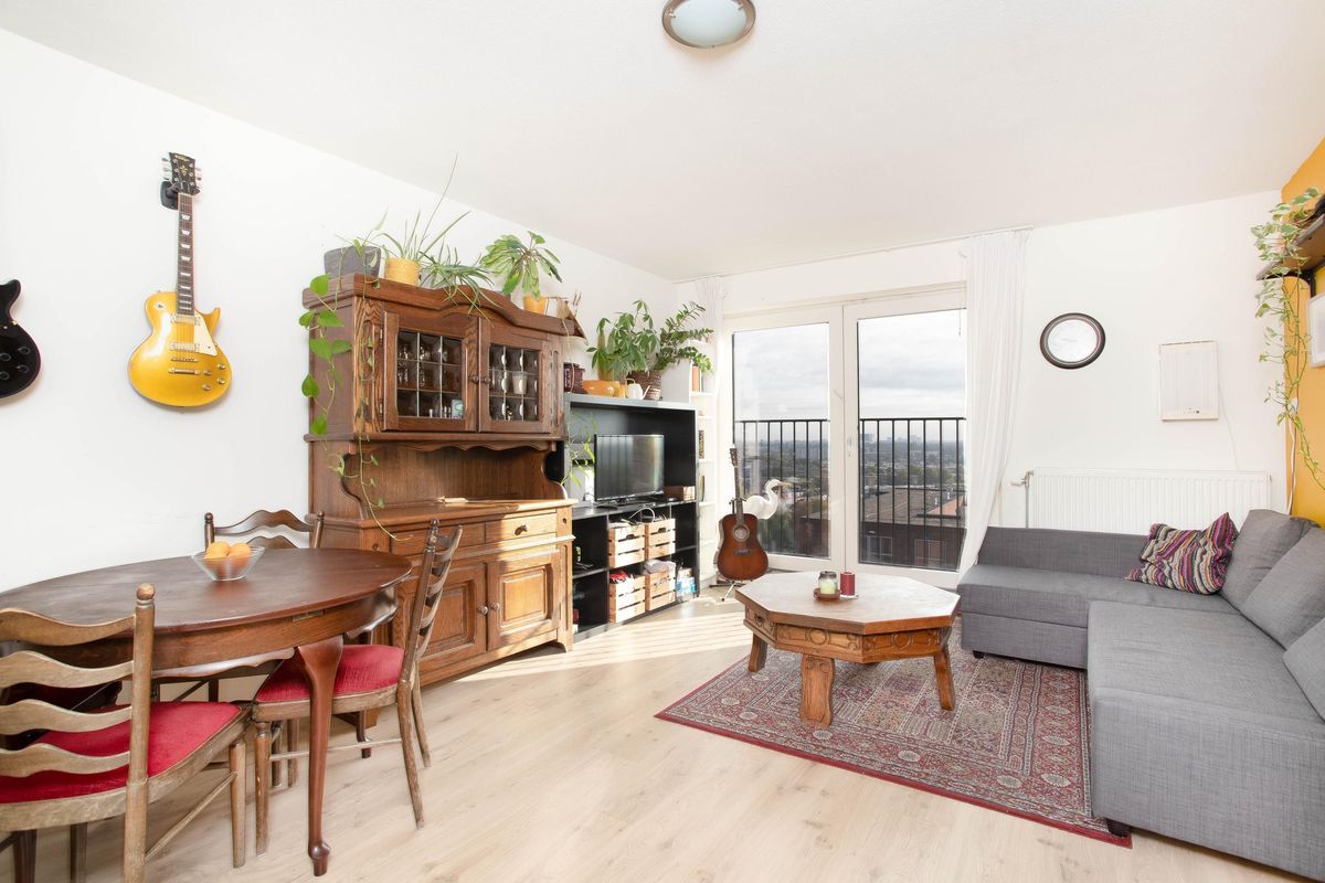 Europaplein 913 Photo Blur 3