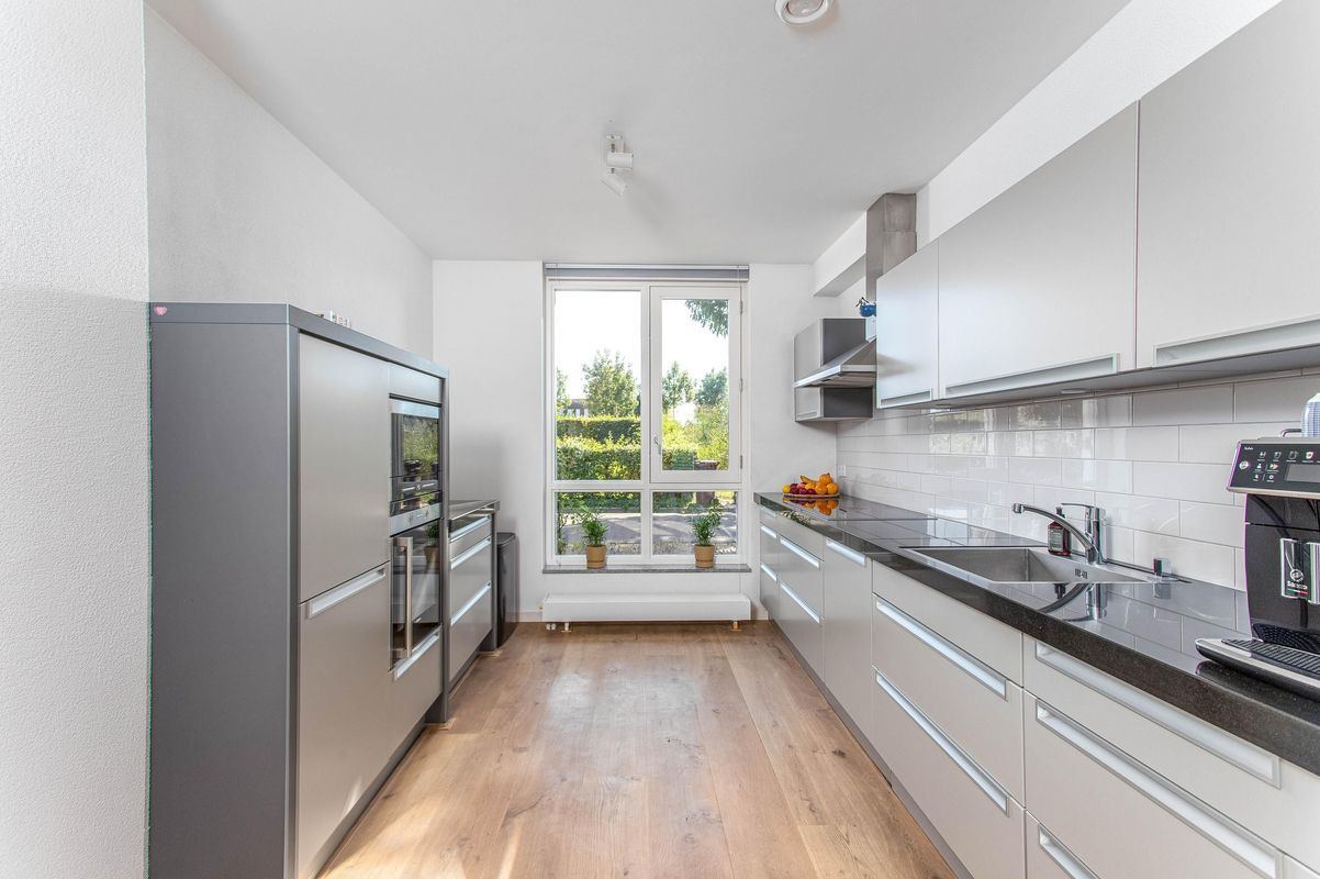 Aart van der Leeuwlaan 15 Photo Blur 9