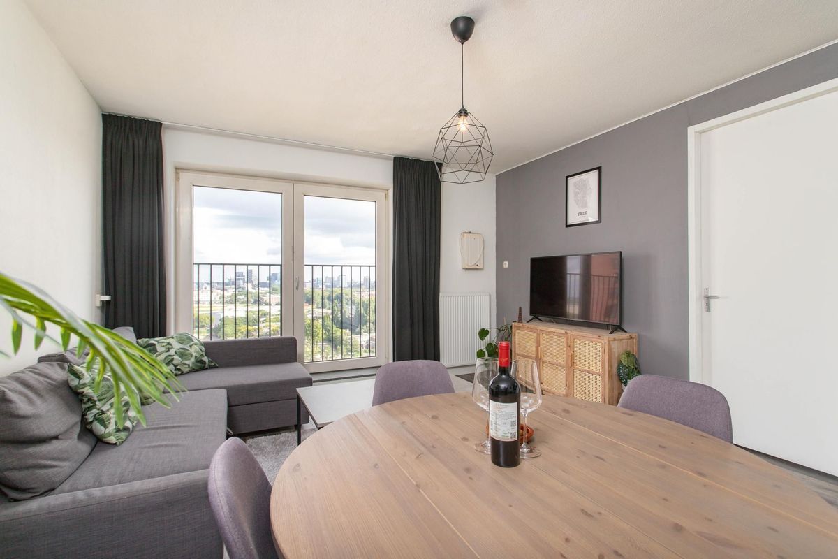 Europaplein 965 Photo Blur 3