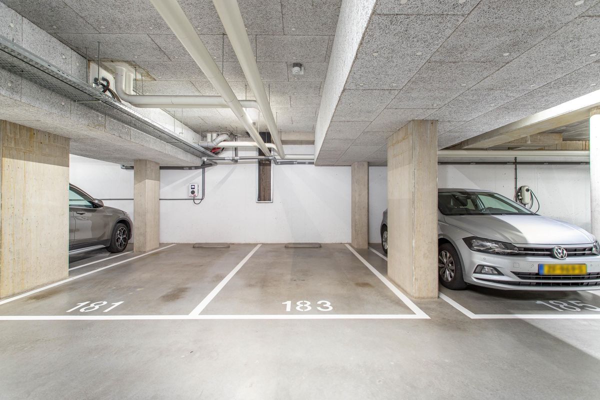 San Marinostraat 183 Photo Blur 24