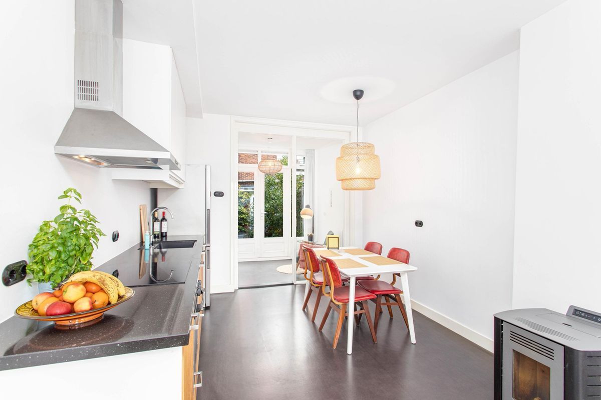 De Lessepsstraat 69 Photo Blur 1