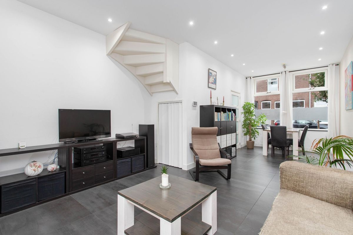 Spieghelstraat 8 Photo Blur 3