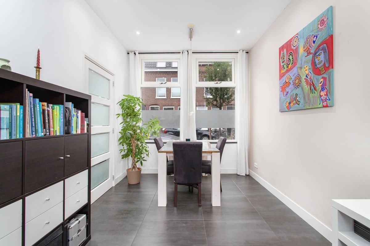 Spieghelstraat 8 Photo Blur 5