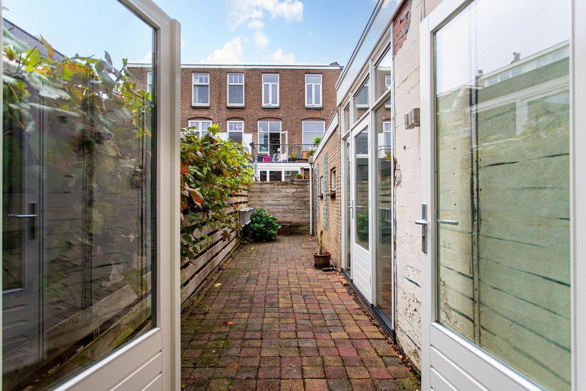 Spieghelstraat 8 Photo Blur 11