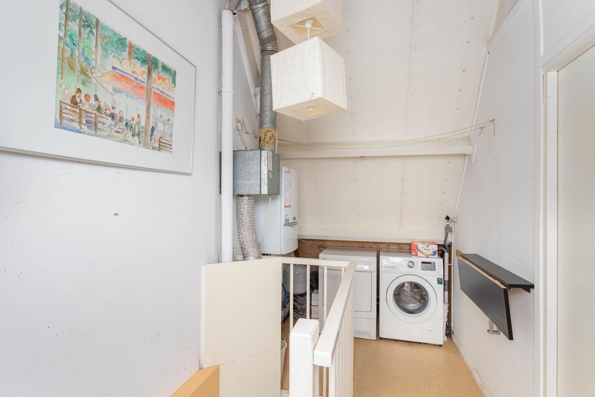 Bertha von Suttnerlaan 4 Photo Blur 17