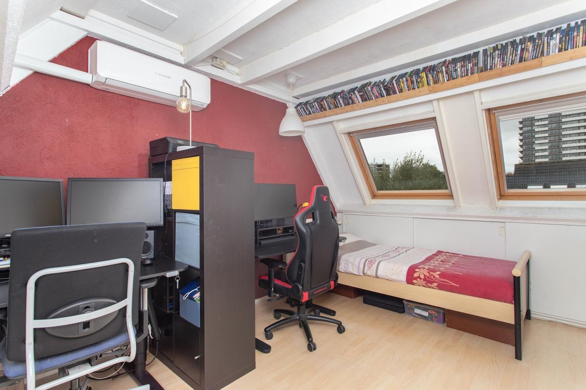 Bertha von Suttnerlaan 4 Photo Blur 18